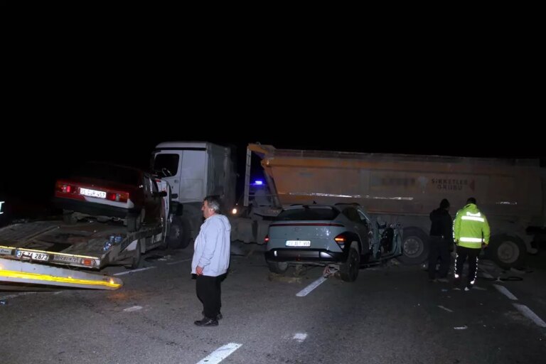 kulada-trafik-kazasi-bir-olu-dort-yarali-3en59OWk.jpg