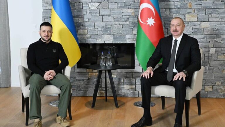 zelenski-azerbaycanla-stratejik-ortakligimizi-gelistirmeyi-dort-gozle-bekliyoruz-7rrVKg1P.jpg